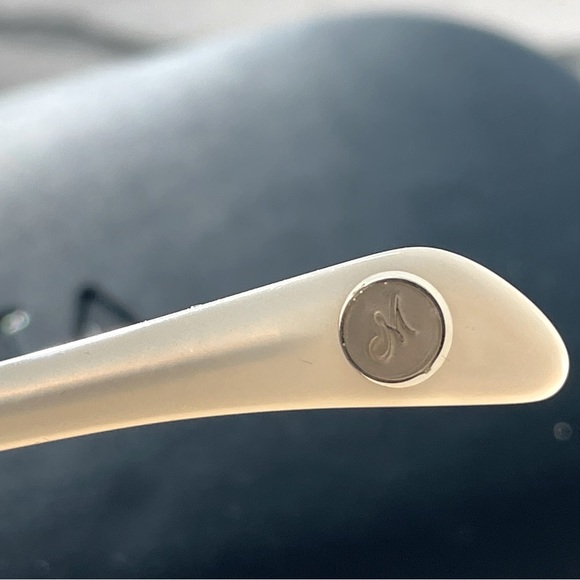 Willow Mae Eye See Beauty Children’s prescription glasses frames Blue and pearl - Picture 4 of 7